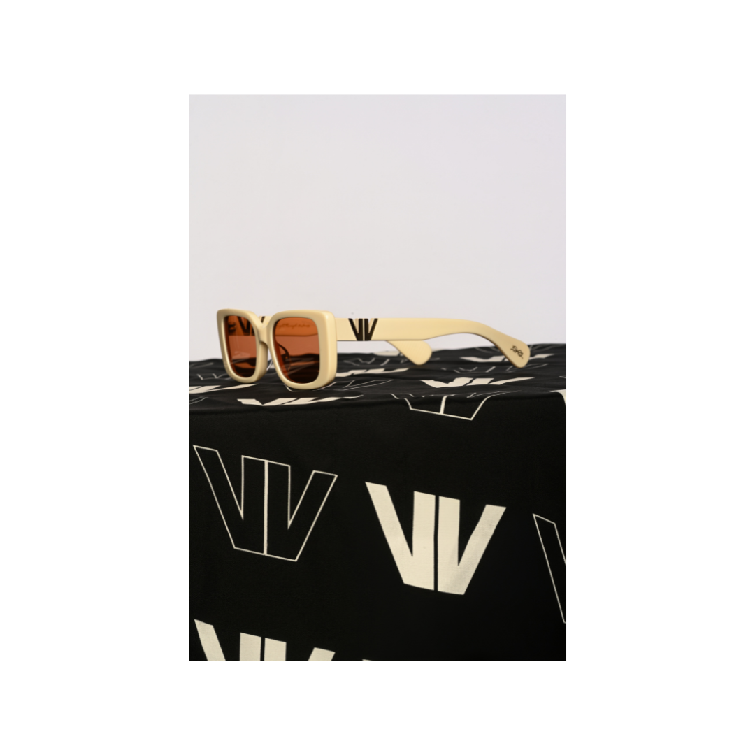 Oval Ivory White Frame | Brown Lenses